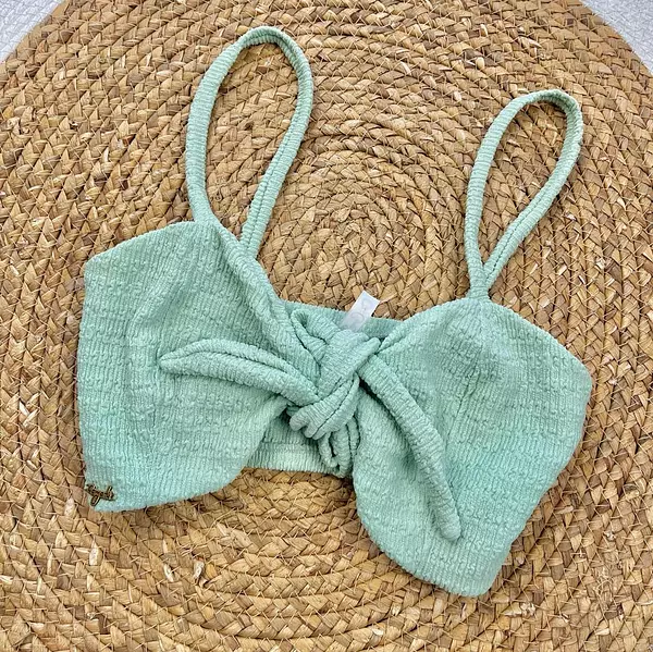 Blusa Corta – Estilo Trendy Y Versátil