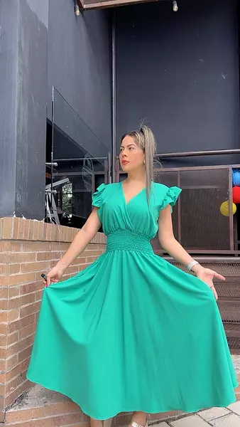 Vestido Verde Con Mangas Bolero – Elegancia