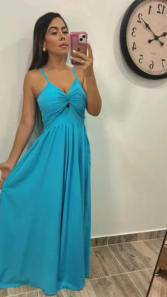 Vestido Largo – Elegancia Fluyente Y Estilo Atemporal