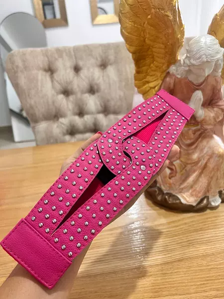 Cinturón Fucsia Chic – Estilo Y Funcionalidad
