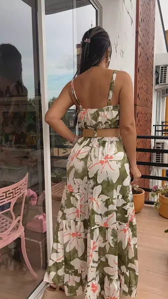 Vestido Largo Lila – Elegancia Fluida Y Color Suave