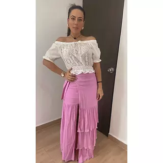 Falda Larga Rosada – Elegancia Y Fluidez