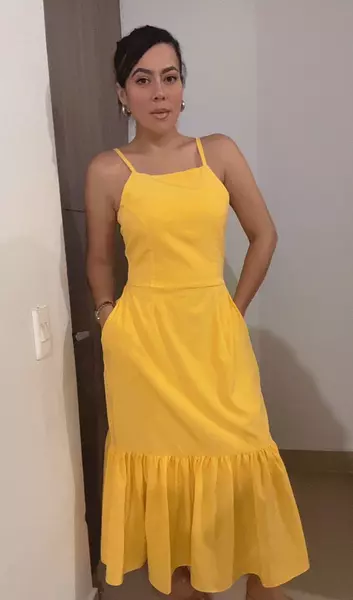 Vestido Largo Amarillo – Luz Y Elegancia Atemporal