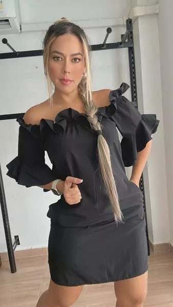 Vestido Corto Negro Ondas – Estilo Femenino Y Chic