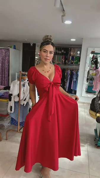 Vestido Largo – Elegancia Y Fluidez Atemporal