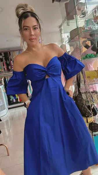 Vestido Azul Rey – Elegancia Intensa Y Sofisticada