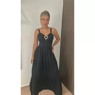 Vestido Negro Con Detalle Corazón – Chic Y Femenino