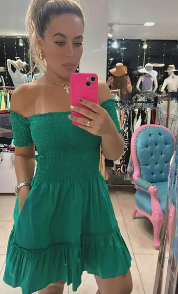 Vestido Verde Oscuro – Elegancia Natural Y Versatilidad