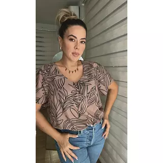 Blusa Café – Elegancia Natural Y Versátil