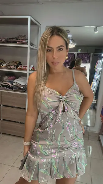 Vestido Humo Flores – Elegancia Floral