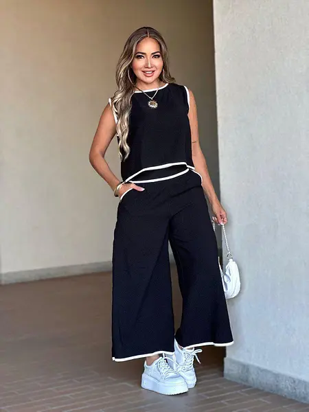 Set Suelto Negro – Estilo Cómodo Y Sofisticado