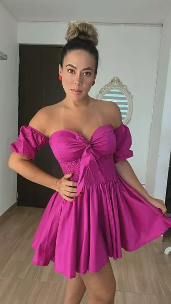 Vestido Fucsia – Estilo Vibrante Y Elegancia Femenina