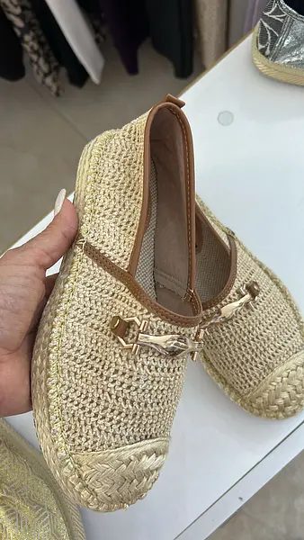 Zapato Beige – Estilo Neutro Y Elegante