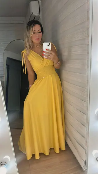 Vestido Amarillo – Brillo & Estilo Atemporal