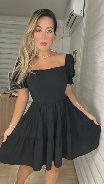 Vestido Negro – Elegancia Clásica Y Versatilidad