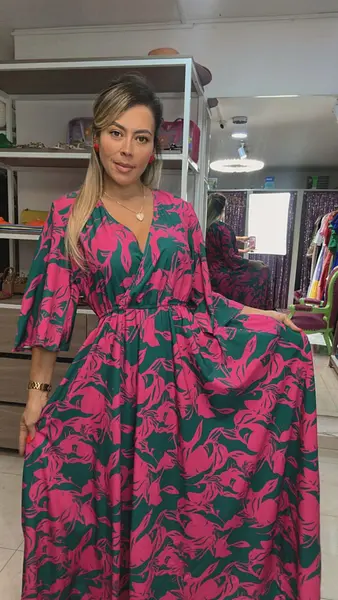 Vestido Verde‑Fucsia – Color Llamativo Y Estilo