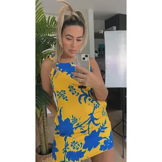 Vestido Amarillo Y Azul – Contraste Vibrante