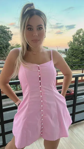 Vestido Rosado Moderno