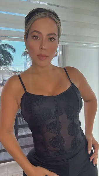 Corset De Tiras Con Encaje Delicado