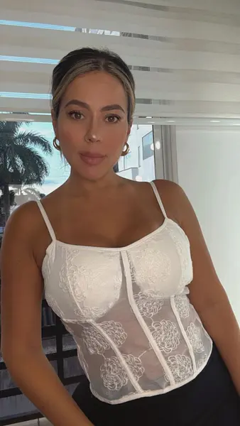 Corset De Tiras Con Encaje Delicado