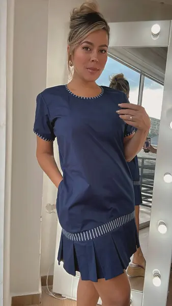 Bata Azul Rey – Elegancia Casual Y Confort