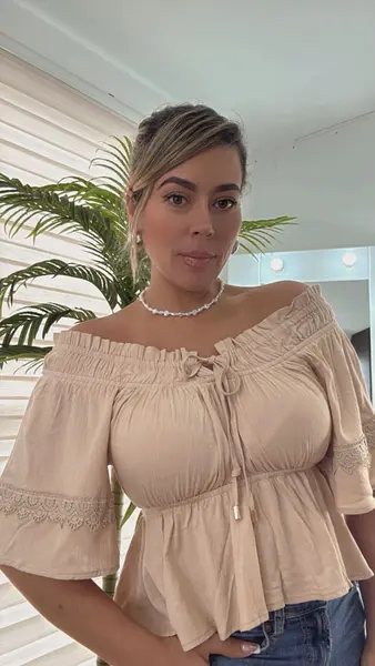 Blusa Beige Femenina – Dulzura Y Elegancia