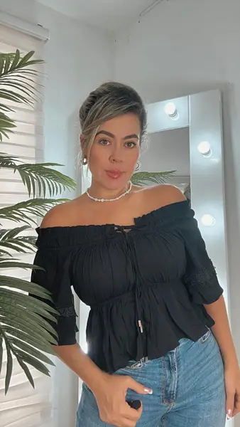 Blusa Negra Femenina – Dulzura Y Elegancia