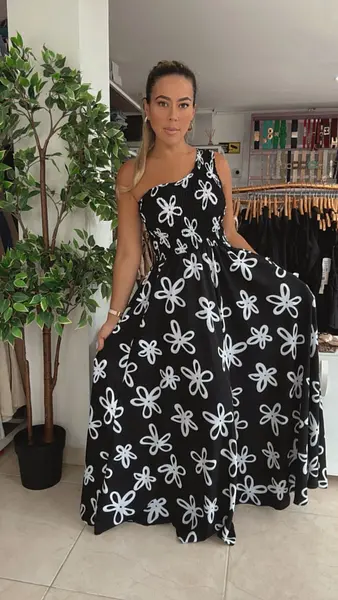 Vestido Largo Negro Floral- Escote Asimétrico Y Sofisticado