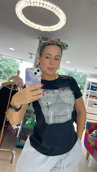 Camiseta De Algodón: Básico Esencial Con Estilo