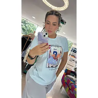 Camiseta Azul De Algodón: Básico Esencial Con Estilo