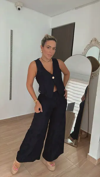 Set Negro Bordado – Elegancia En Cada Detalle