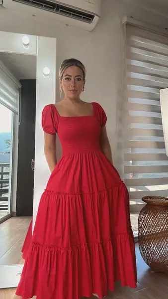 Vestido Largo Rojo Con Mangas Y Fruncido