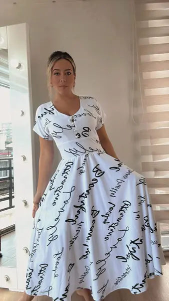 Vestido Largo Estampado Con Mangas