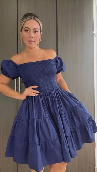 Vestido Azul Oscuro– Estilo Radiante Y Elegancia Atemporal