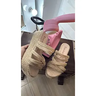 Plataformas En Yute: Estilo Natural Y Altura Con Comodidad