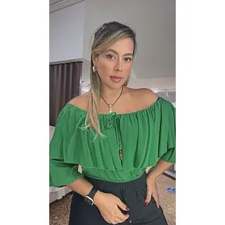 Camisa Campesina Verde Media Corta Con Hombros Descubiertos