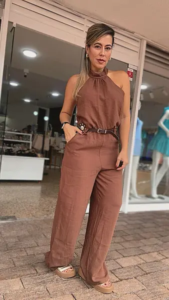 Enterizo Cocoa Elegante Cuello Halter Con Cinturón Y Bota An