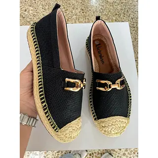 Zapatos Cerrados Con Estilo: Elegancia Y Comodidad En Cada P