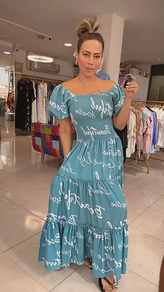 Vestido Largo Romántico En Seda Estudio