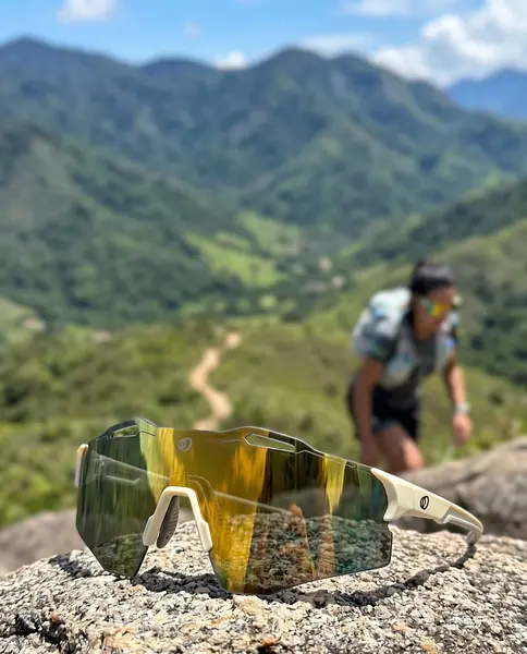 Gafas Fotocromática Marfil / Dorado R1 Protección Uv 400%