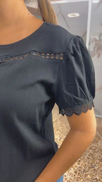 Blusa Negra - Encaje