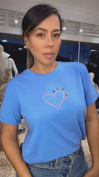 Camiseta Corazón Celeste